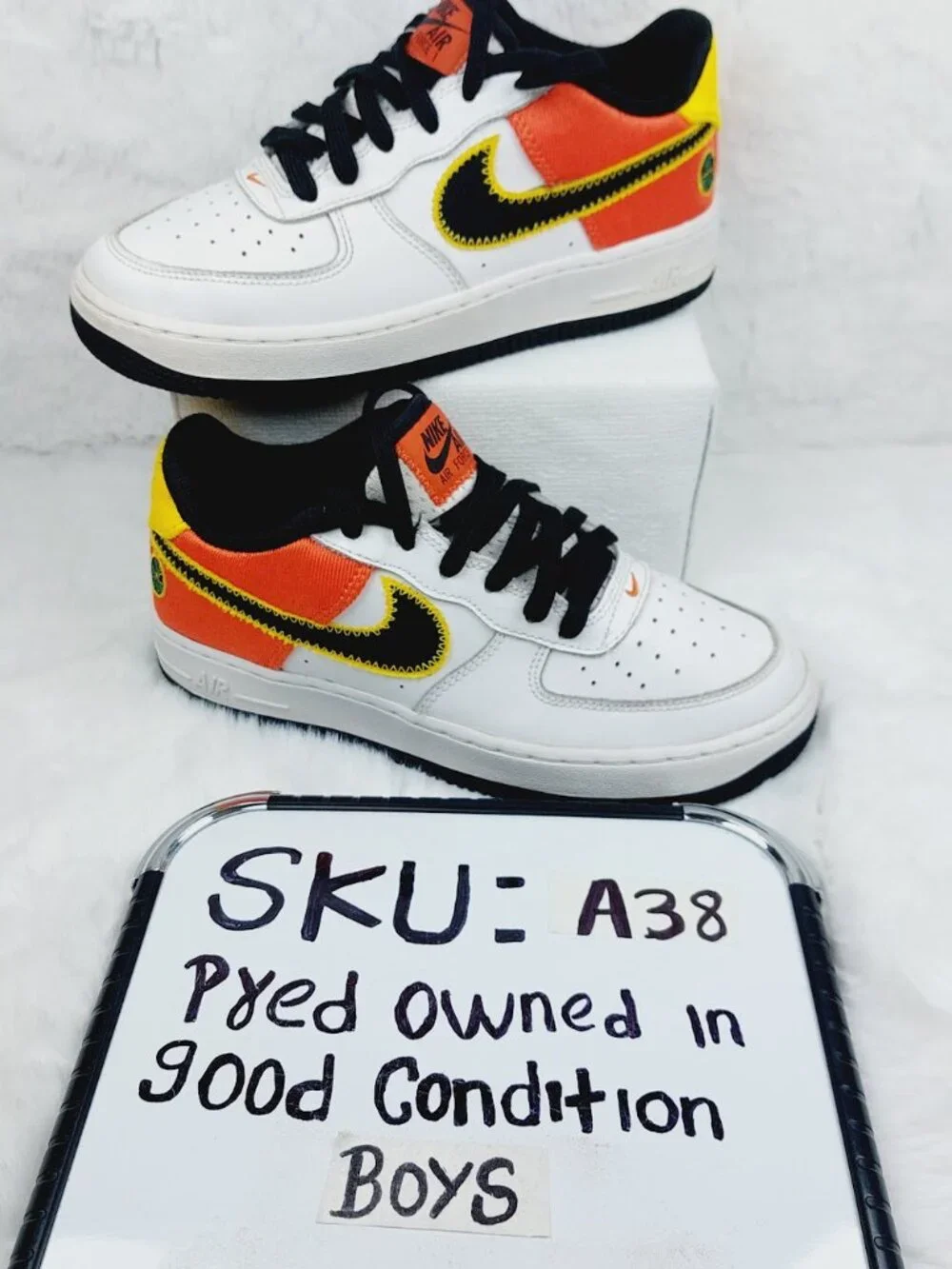 Nike Boys' White Orange Flash Amarillo Black Air Force 1 LV8 Low Sneaker Size 4Y